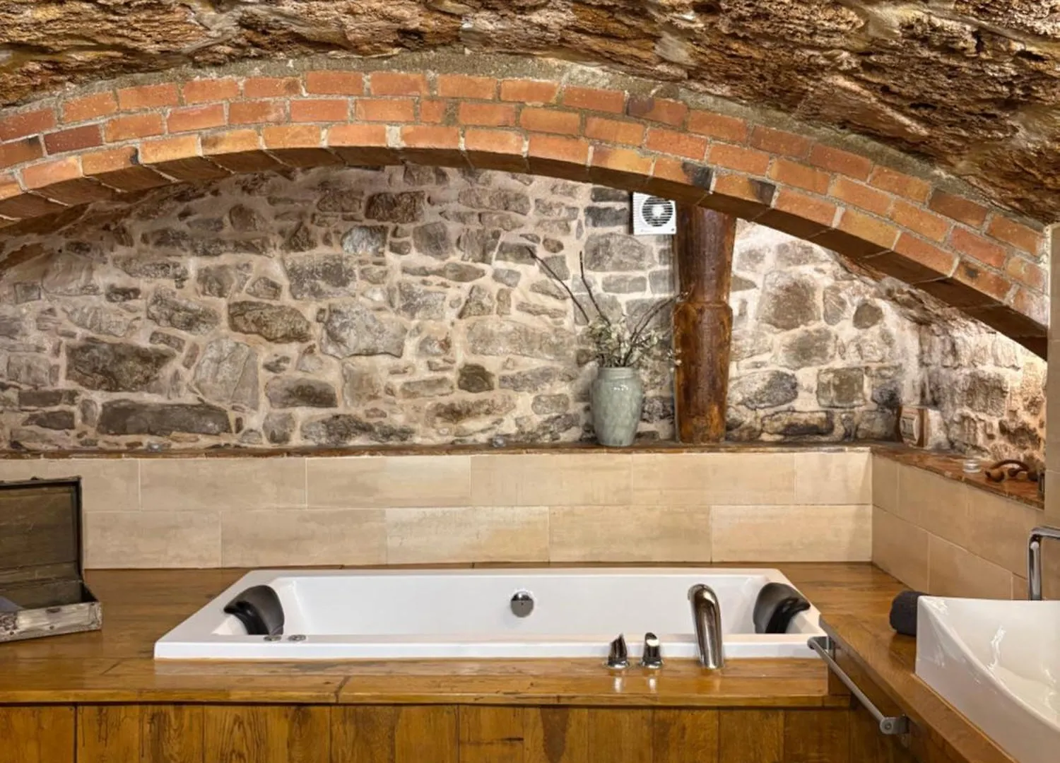 Apartamento Suite Sant Sebastia Con Jacuzzi, Sauna Y Jardin Moia